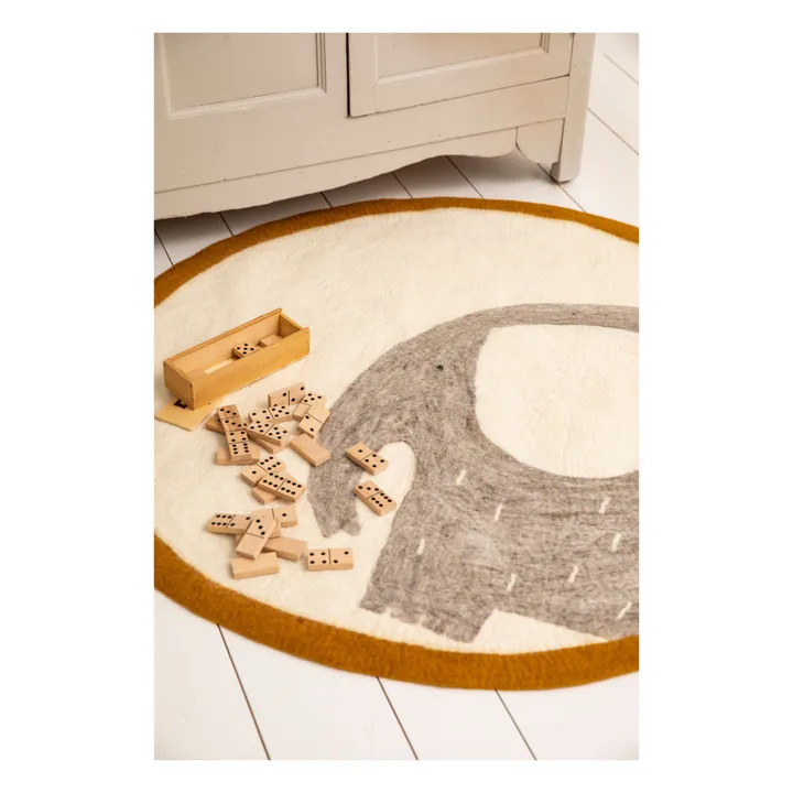 Tapis Pasu Elephant en feutre | Ocre- Image produit n°1