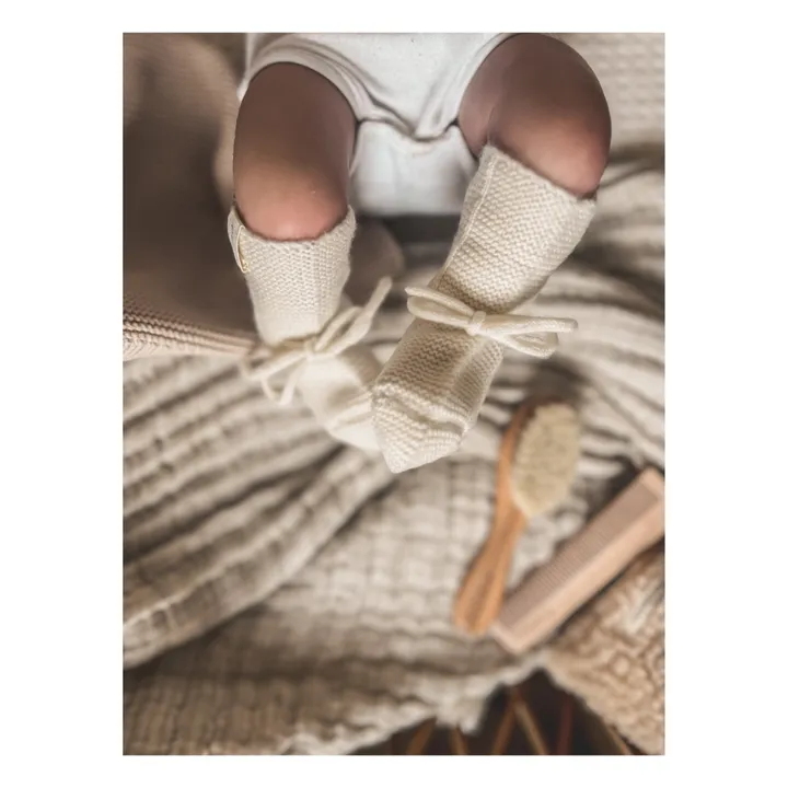 Babyschuhe Strick aus Bio-Baumwolle | Elfenbeinfarben- Produktbild Nr. 1