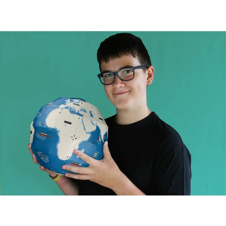 Globe 3D à monter avec 45 stickers- Image produit n°3