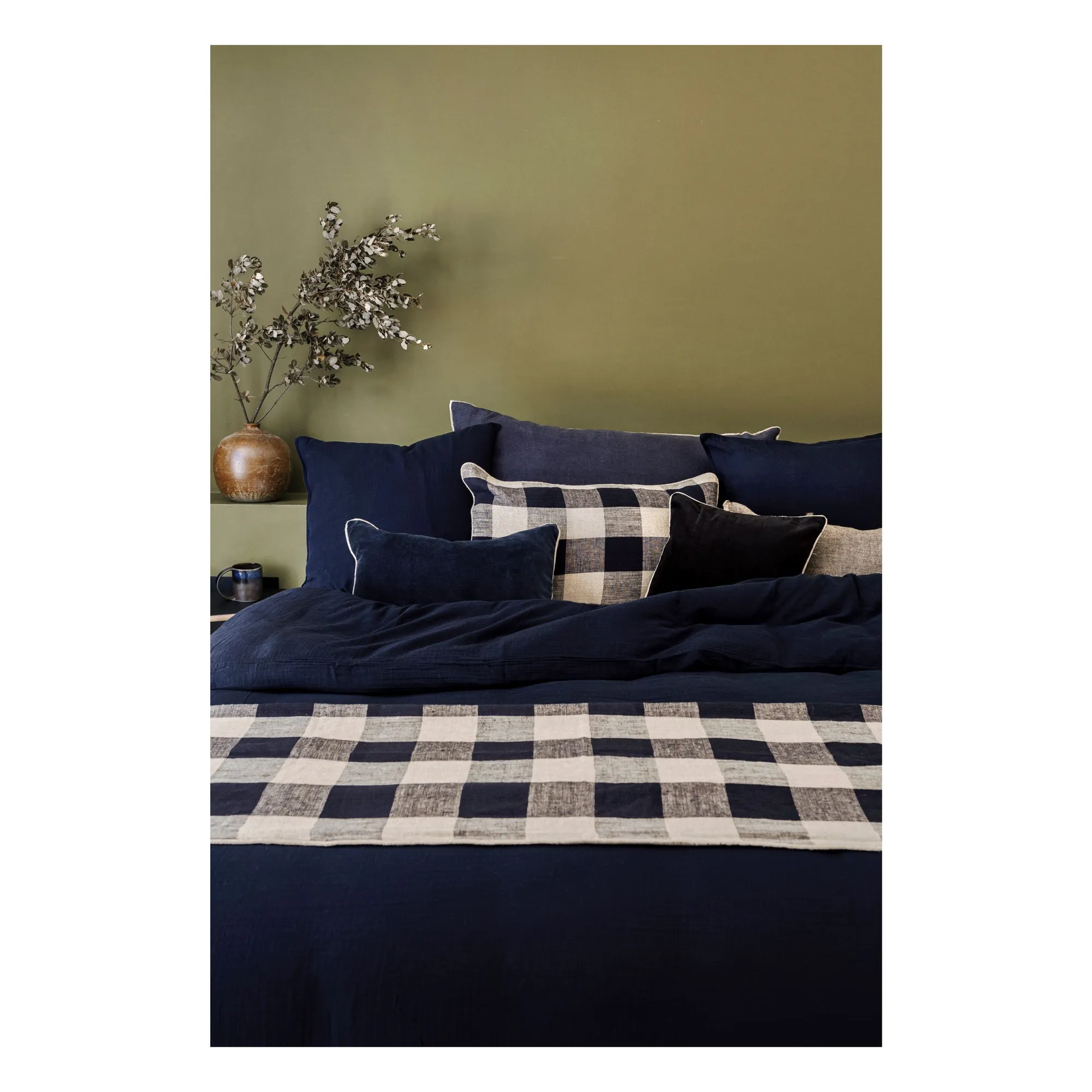 Housse de coussin en velours New Delhi | Encre- Image produit n°1