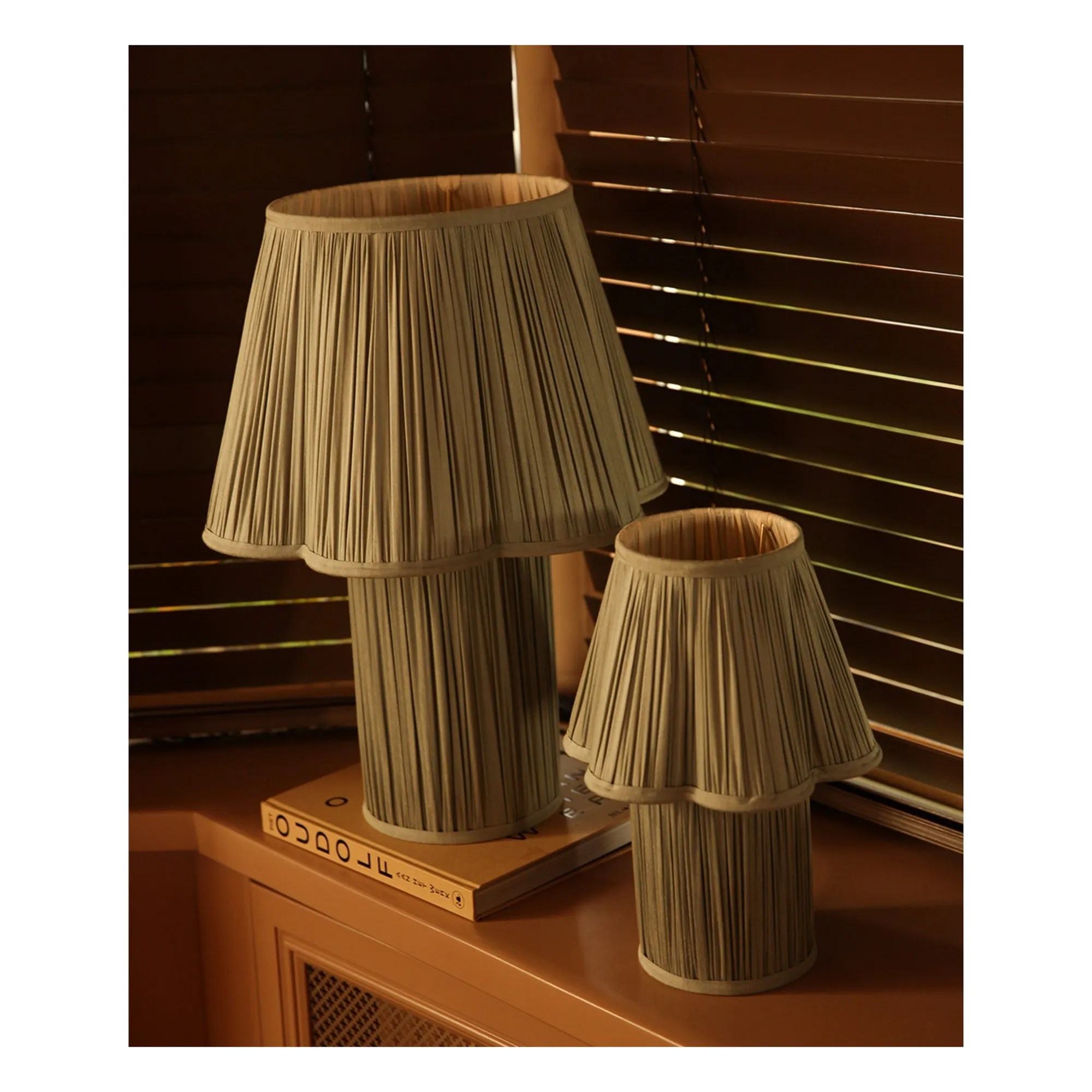 Lampe à poser en soie Myra | Sauge- Image produit n°5