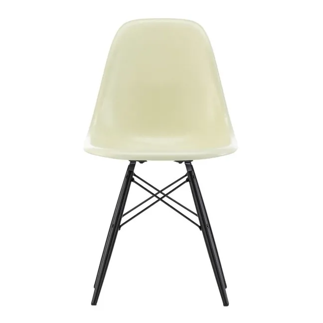 DSW Fibreglass Chair - Charles & Ray Eames, 1950 | Eames Parchment