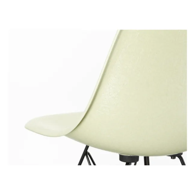DSW Fibreglass Chair - Charles & Ray Eames, 1950 | Eames Parchment
