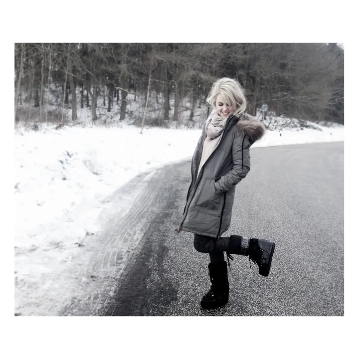 み　Moon Boot Glance ブラック スノーブーツ ICON GLANCE BLACK SATIN BOOTS | Moon Boot®