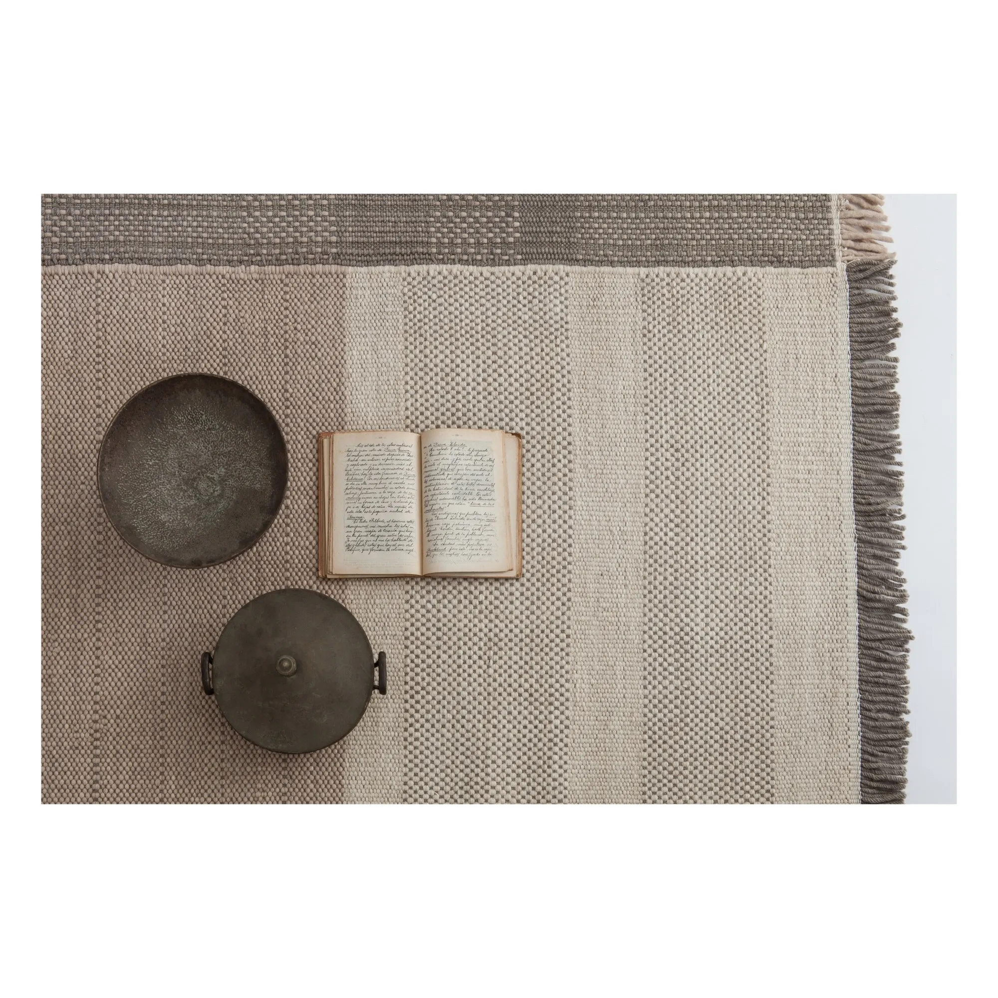 Tapis Tres, Elisa Padrón | Gris perle- Image produit n°1