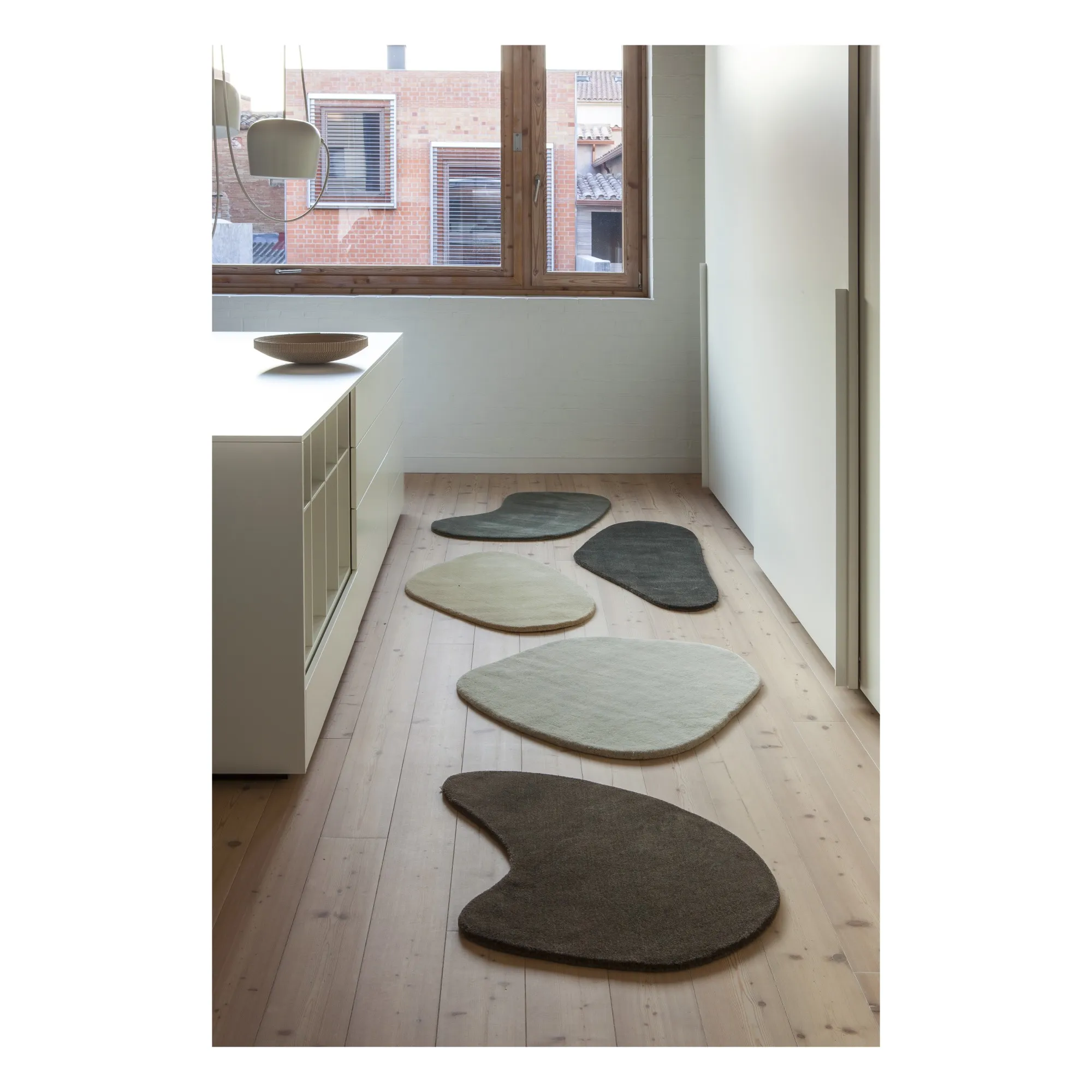 Tapis tufté Stone, Diego Fortunato | Sable- Image produit n°1