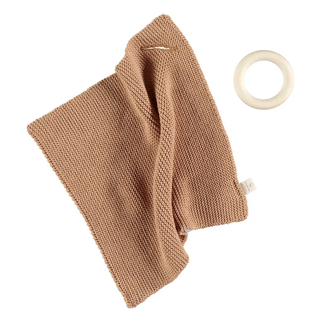 So Natural teether in wood and organic cotton | Camel