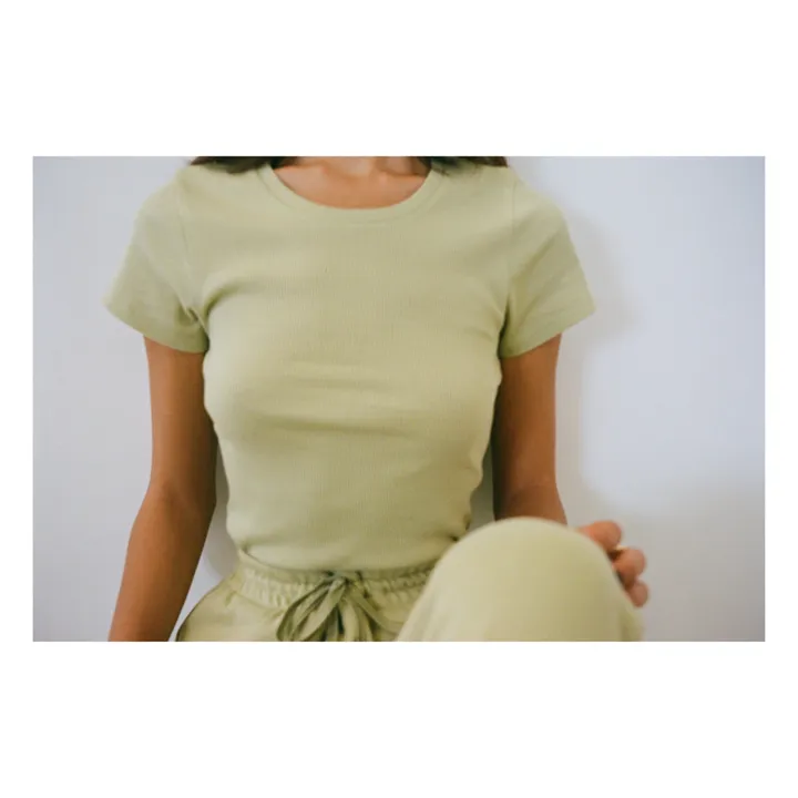 T-Shirt Lila aus Bio-Baumwolle | Blasses Grün- Produktbild Nr. 2