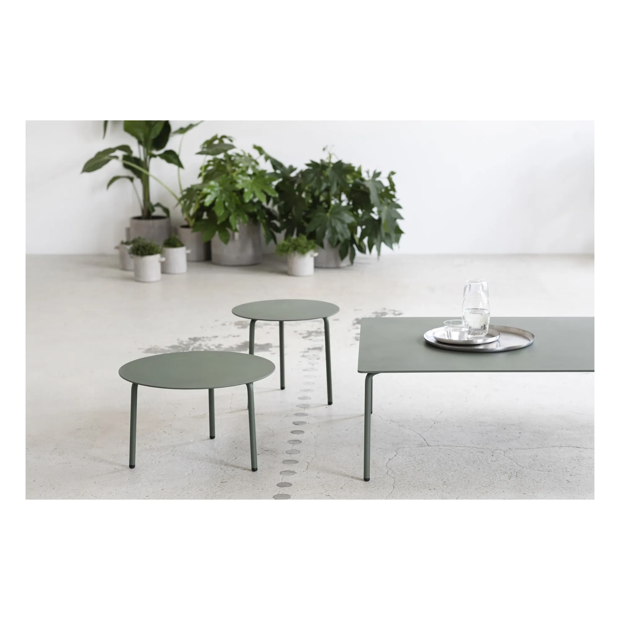 Table d'appoint ronde outdoor August | Eucalyptus- Image produit n°1