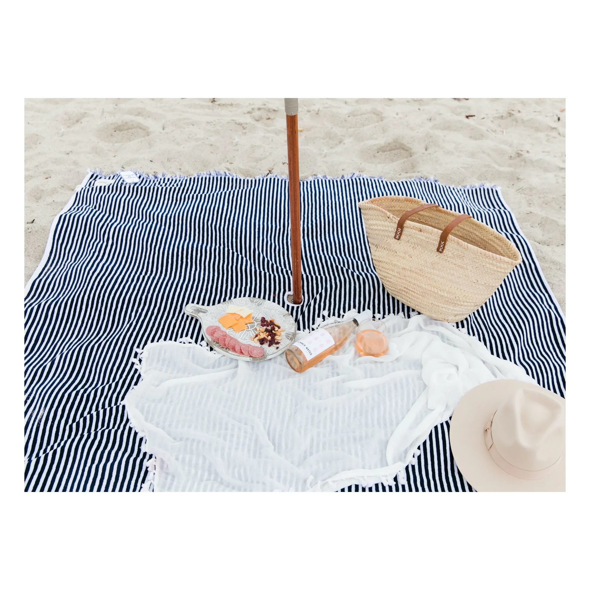 Business & Pleasure Co. - Serviette de plage avec trou (Business & Pleasure Co.) - Image 1