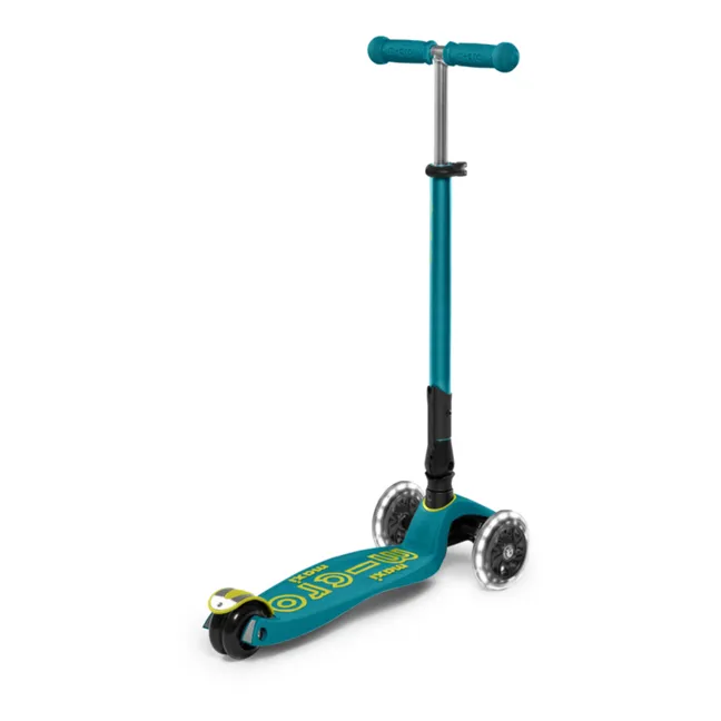 Maxi Micro Deluxe Foldable LED Scooter  | Green