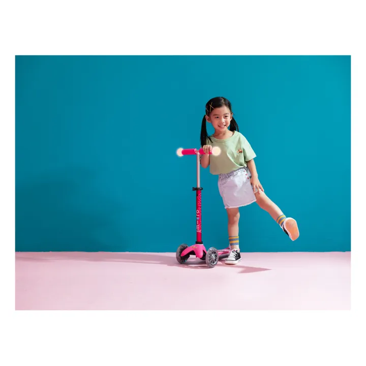 Mini Micro Deluxe Magic LED Scooter  | Pink- Product image n°1