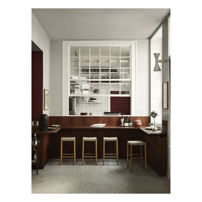 Sgabello da bar Betty, gambe in legno  - Thau & Kallio