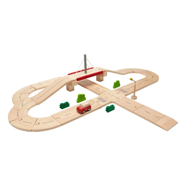 Rennbahn mit Holz-Accessoires