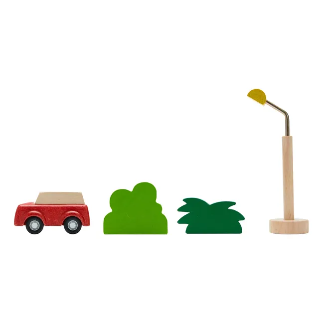 Rennbahn mit Holz-Accessoires