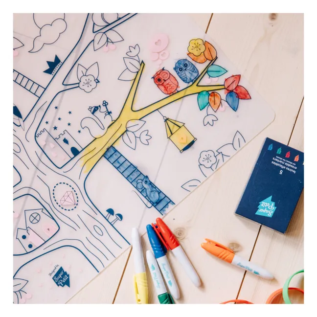 Coloring placemats with 5 felt pens and an "Pink Magic Tree" bracelet