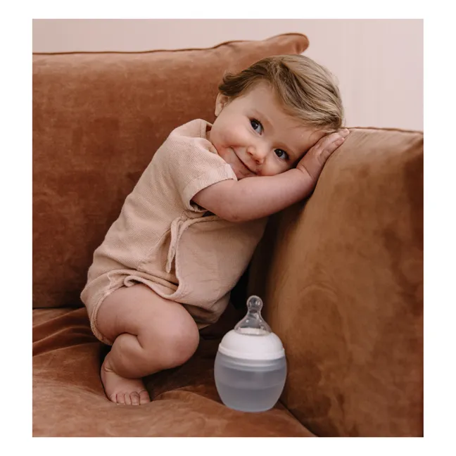 Fläschchen aus medizinischem Silikon und physiologischer Schnuller