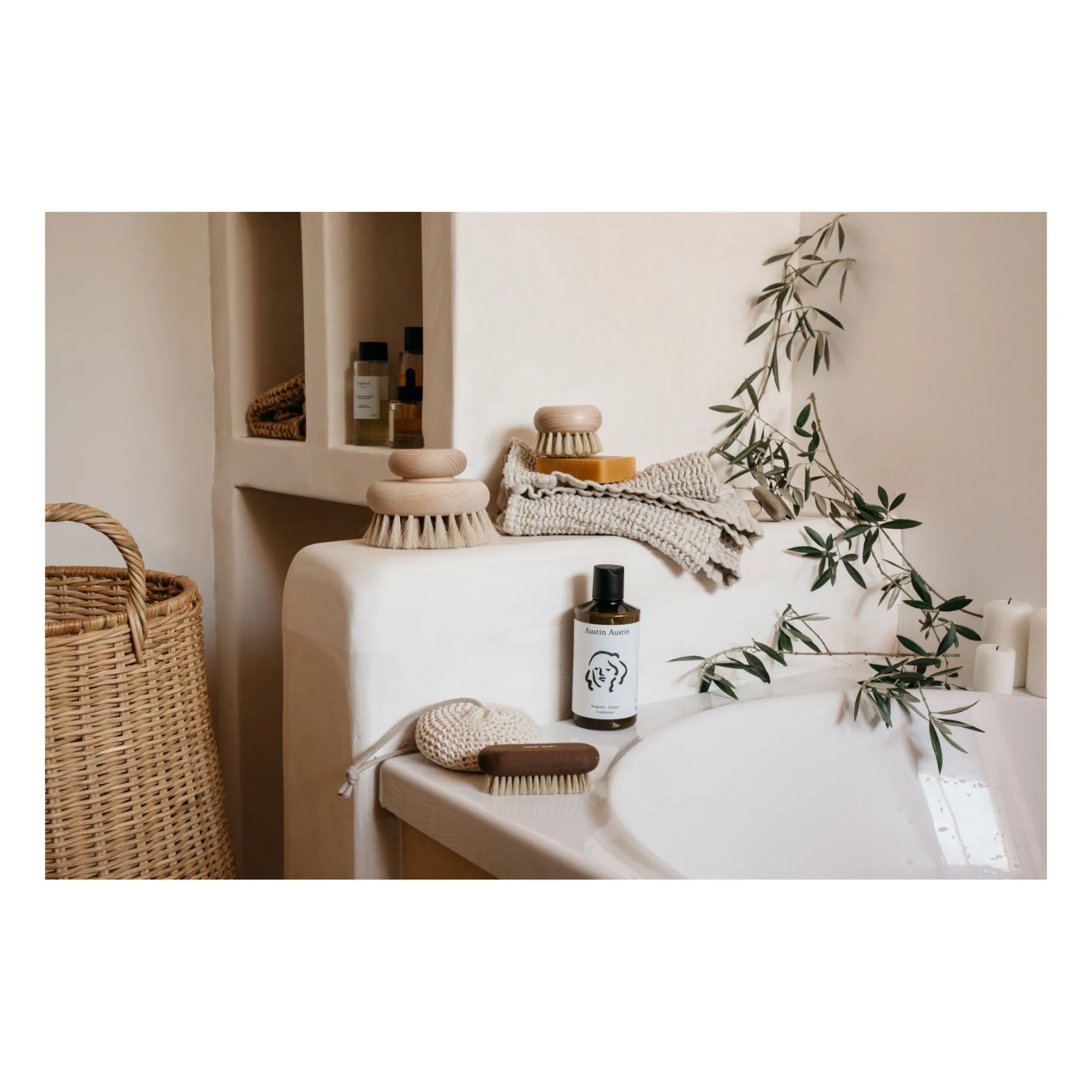 Brosse à ongles en frêne- Image produit n°4