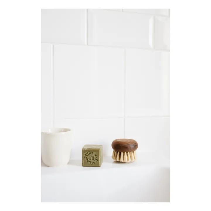 Cepillo de ducha corporal de madera de fresno- Imagen del producto n°2