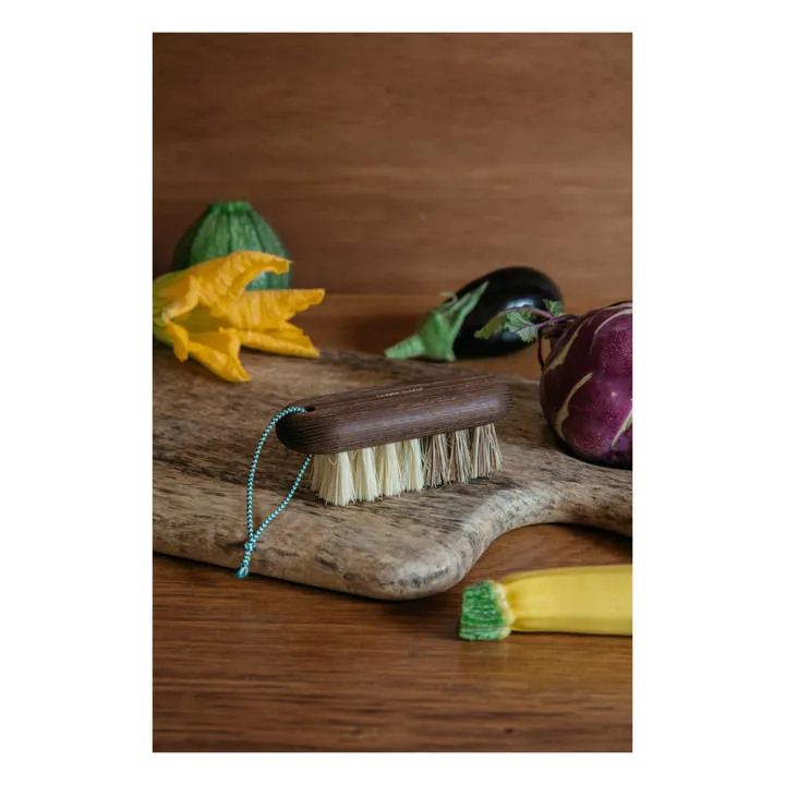 Brosse à légumes en frêne- Image produit n°1