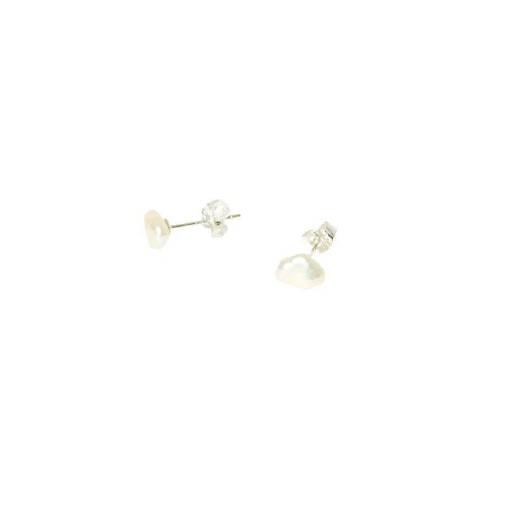 Pendientes de perlas Stud | Blanco- Imagen del producto n°1