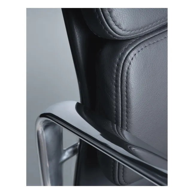 EA 217 Leather Soft Pad Chair | Black