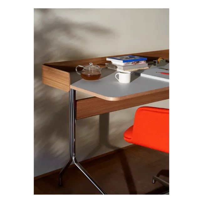 Pavilion AV17 Desk, Chrome Base | Oak