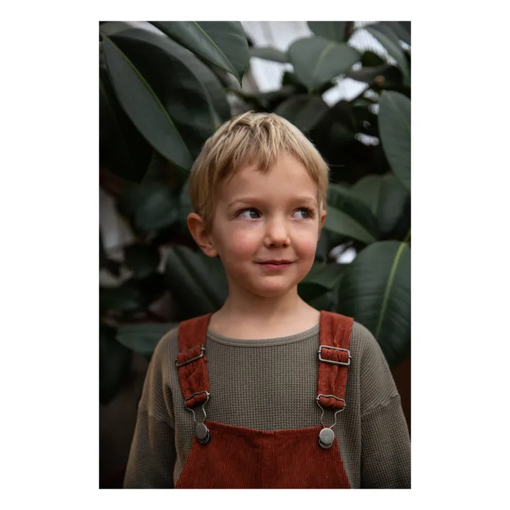 Luka Baby-Latzhose aus Bio-Baumwollvelours | ziegelrot- Produktbild Nr. 3