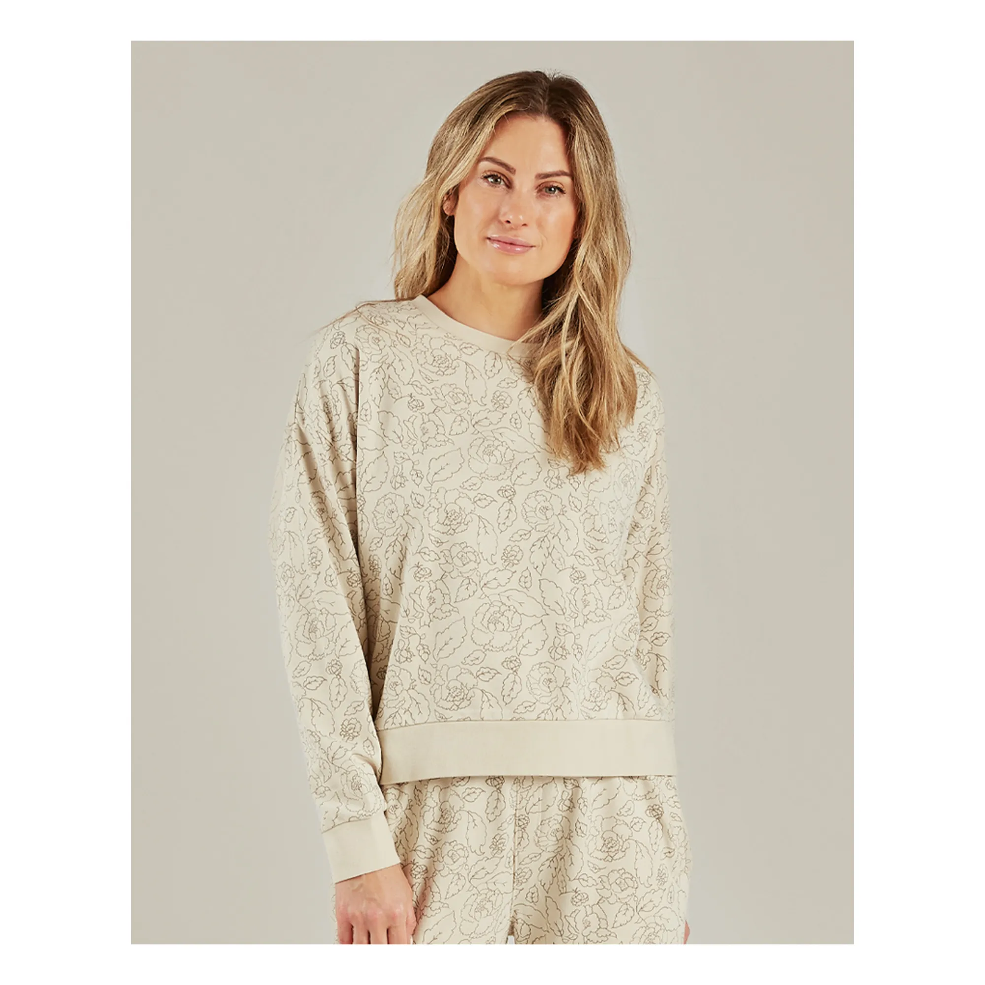 Rylee + Cru Women's Cream Floral Sweatshirt - ’S Collection