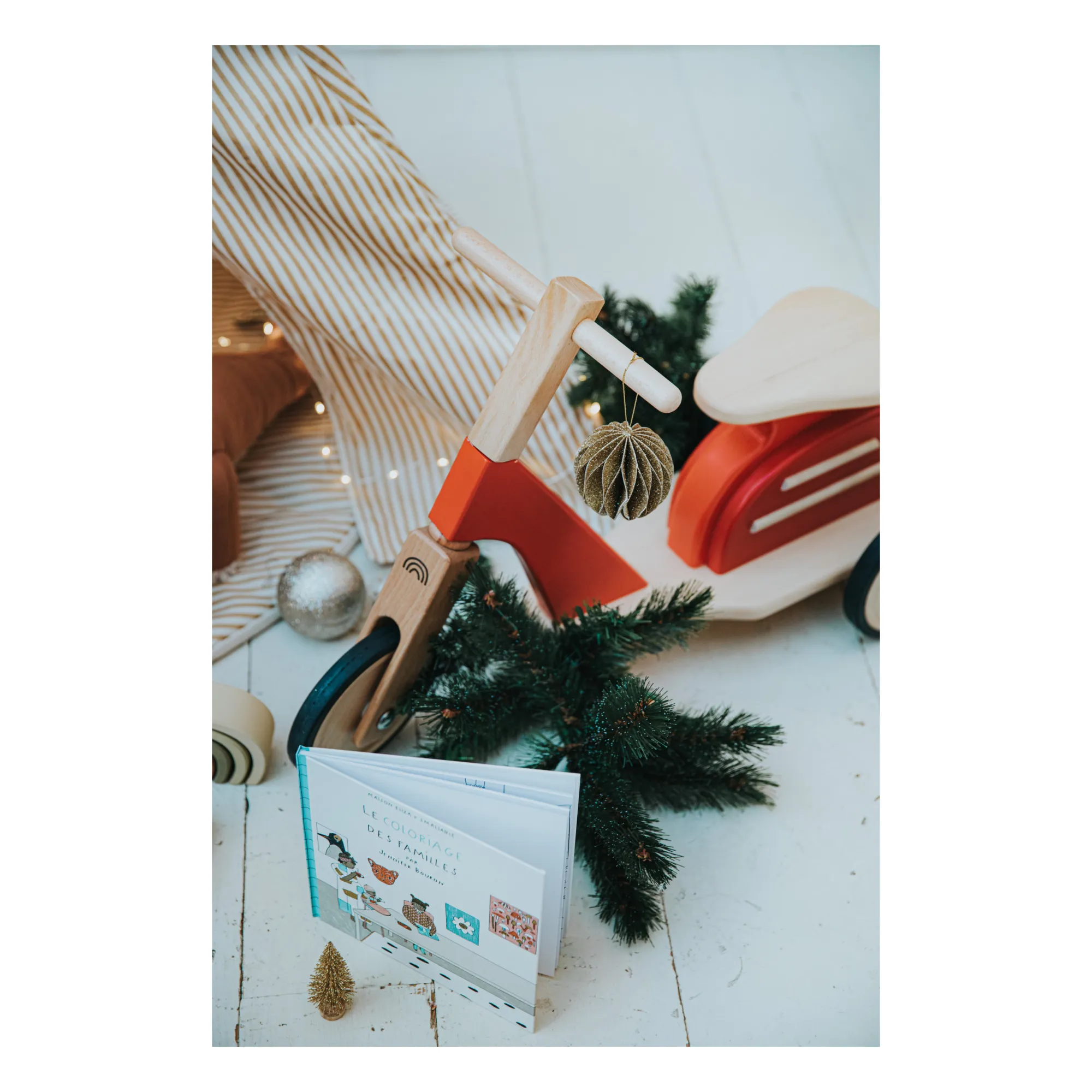 Porteur Scooter - Moulin Roty x Smallable | Rouge- Image produit n°3