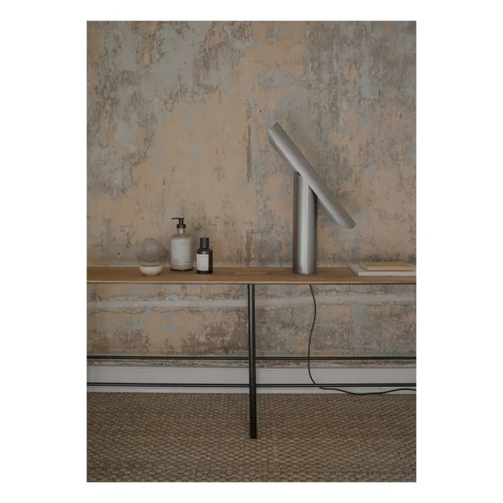 Lampada da appoggio, modello: T-lamp, in metallo | Argento- Immagine del prodotto n°1