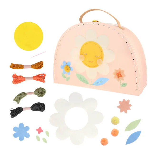 Reisetasche mit bestickten Blumen