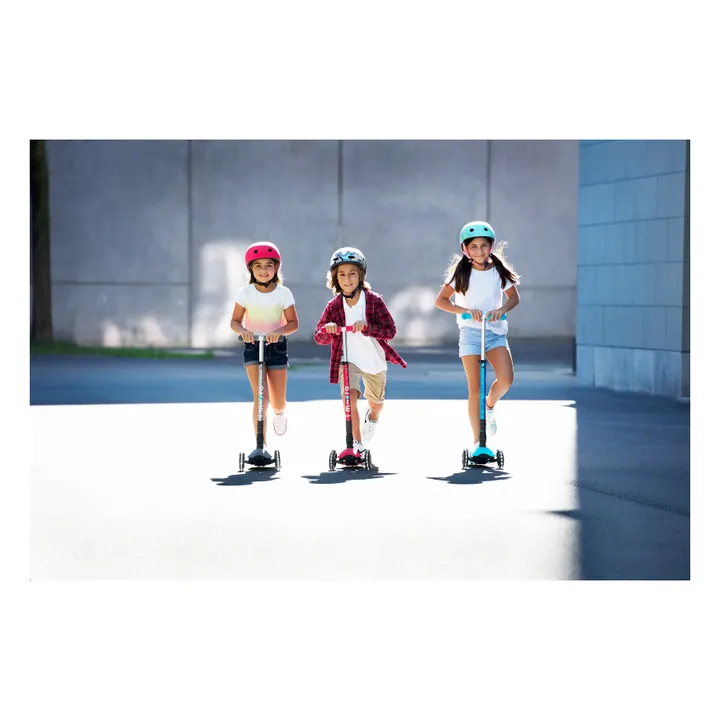 Maxi Micro Deluxe Foldable LED Scooter | Grey- Product image n°1