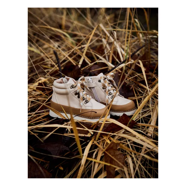 Trek Boots | Crème