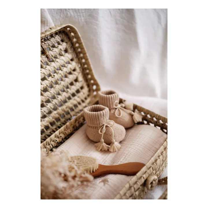 Chaussons en tricot et pochon brodé | Beige- Image produit n°1