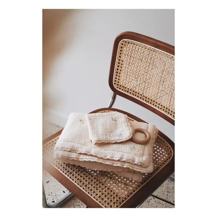 Embroidered Flower Cotton Muslin Quilted Blanket- Product image n°1