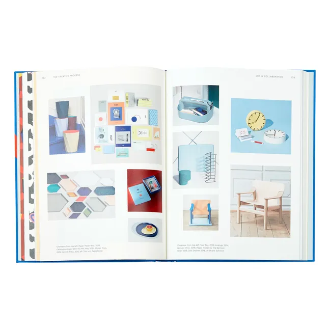 Hay - EN | Electric blue