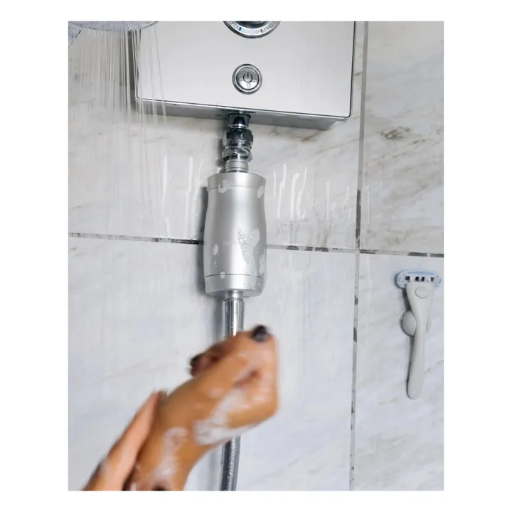 Duschfilter, der hartes Wasser aufbereitet. | Stahl- Produktbild Nr. 1