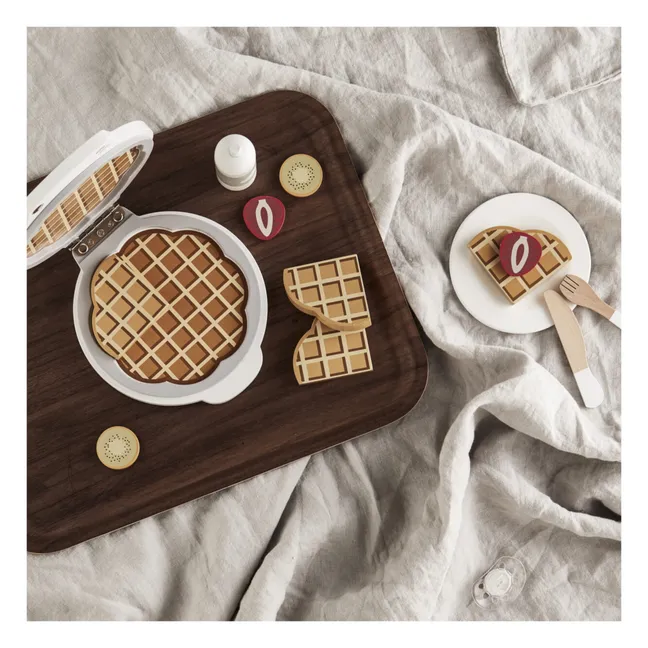 Waffeleisen aus Holz mit Accessoires