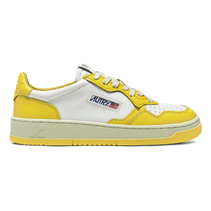★送料・関税込★Autry★TWO-TONE MEDALIST LOW SNEAKERS★ AUTRY Medalist Two-Tone Suede-Trimmed Leather Sneakers for