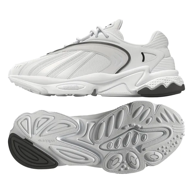 Oztral Sneakers | White