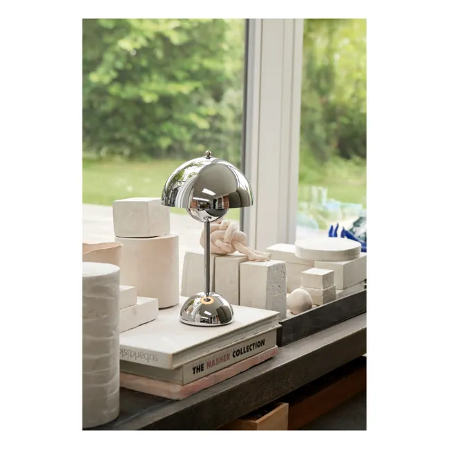 Tragbare Tischleuchte Flowerpot VP9, Verner Panton | Chromblitzend
