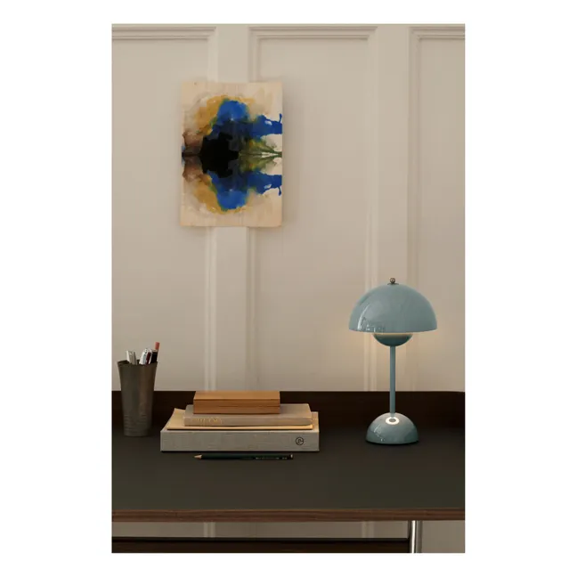 VP9 Flowerpot Portable Table Lamp, Vernon Panton | Grey blue