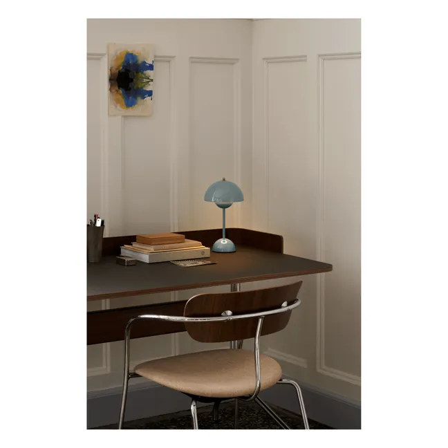 VP9 Flowerpot Portable Table Lamp, Vernon Panton | Grey blue