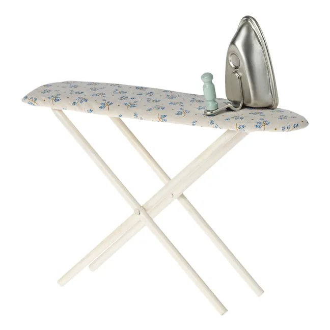 Mini ironing board and iron