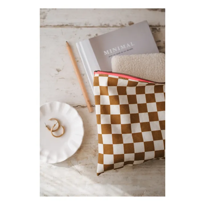Lili Check Pouch | Caramel- Product image n°1