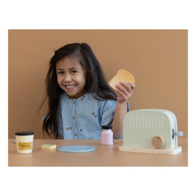 Wooden toaster and accessories