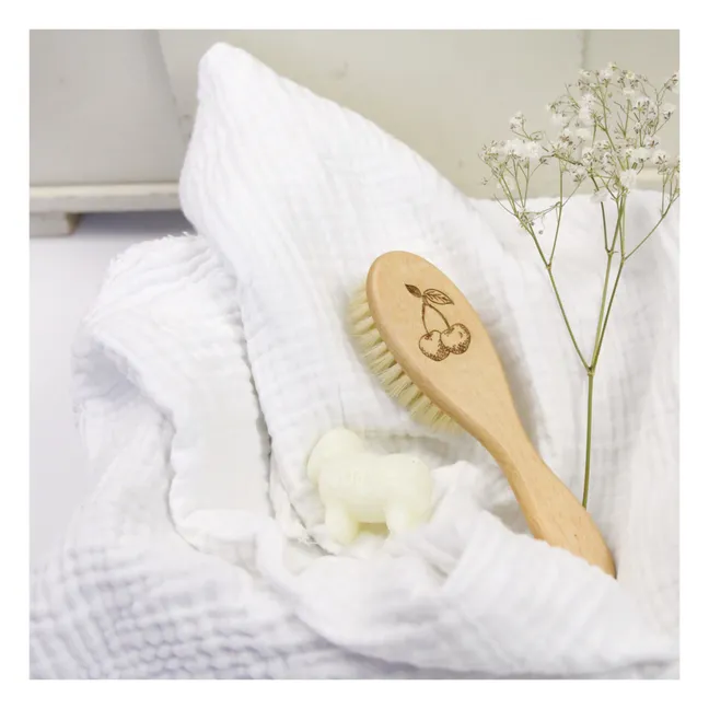 Cherry hairbrush in beech and silk hair