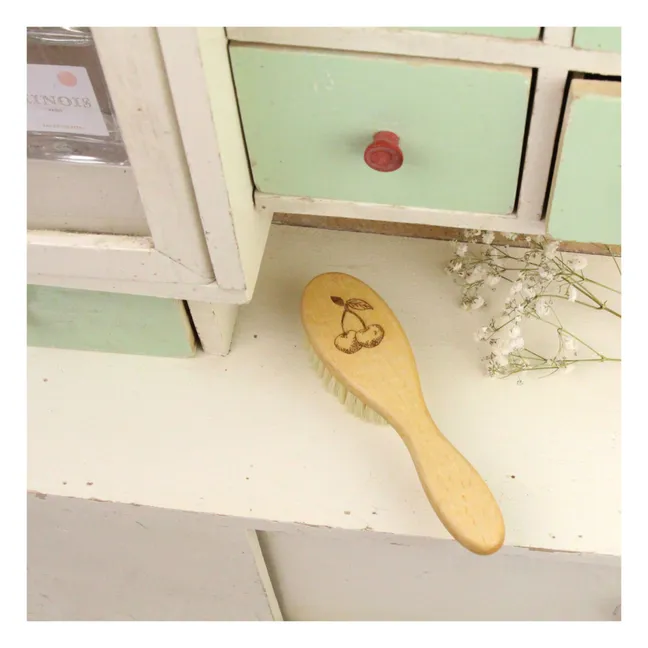 Cherry hairbrush in beech and silk hair