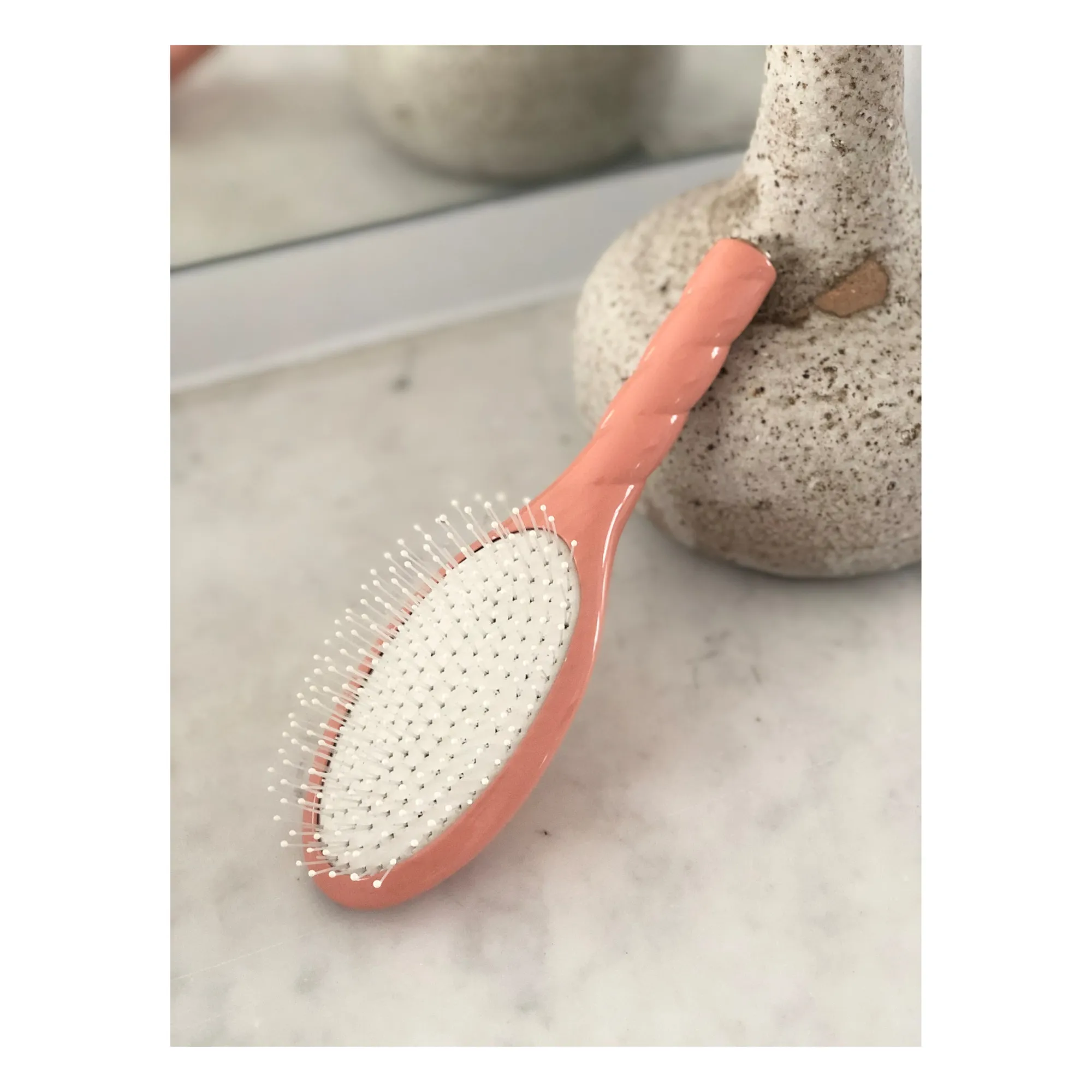 Brosse à cheveux La Miracle N°04 - Démêlante et massante | Corail- Image produit n°2
